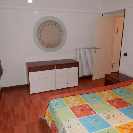 L'oliva Moderna Apartment *